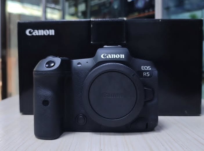 En venta Canon R5 Mark II Camera